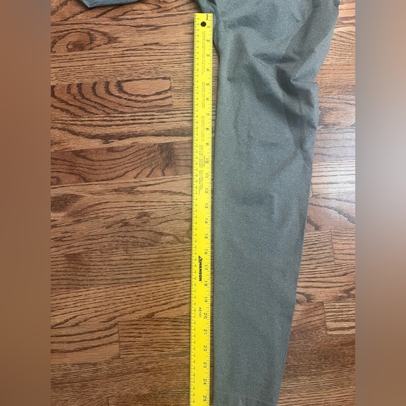 NVGTN Forest Green Contour Seamless Leggings
Size Medium - Picture 7 of 7